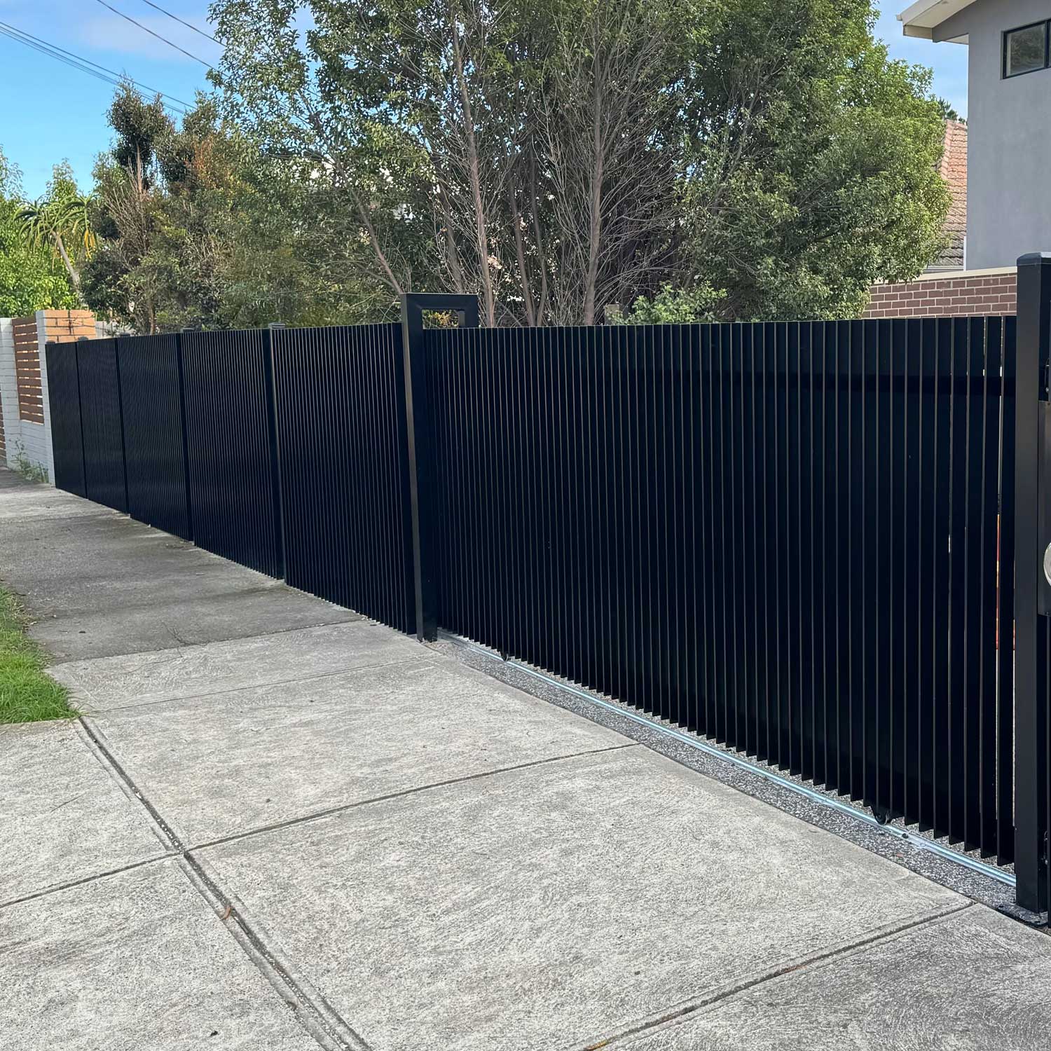 custom blade sliding gate